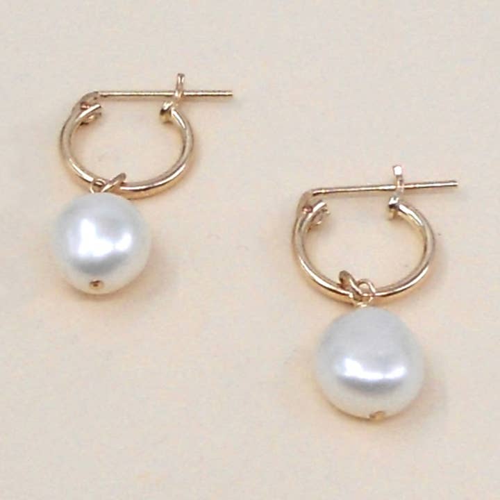 Cerchi in oro con perle Alina per la vendita all'ingrosso da parte di May Martin