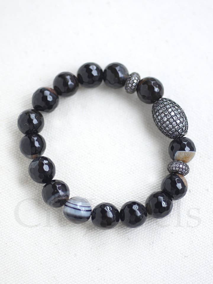 Dehnbares 10mm Perlenarmband mit Messing Pavé-Oval für den Großhandel von FELIX Z DESIGNS