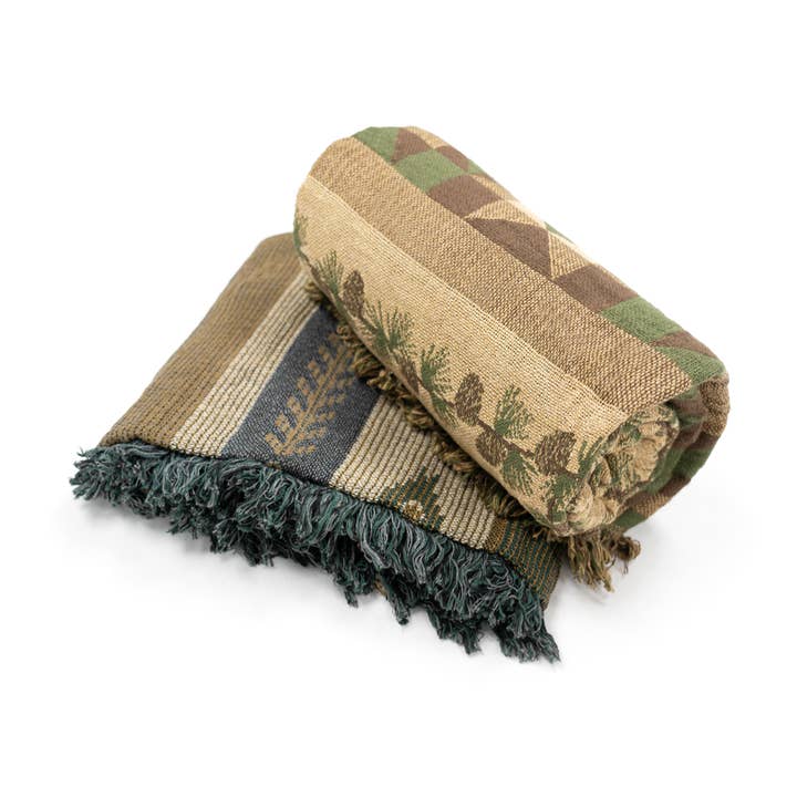 Donna Sharp Matelassé Throws for wholesale by American Heritage Textiles