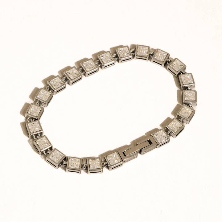 Flânerie by MAIQ - Wholesale Link & Chain Bracelet - Midi 18K Gold Non-Tarnish Square CZ Glam Bracelet1