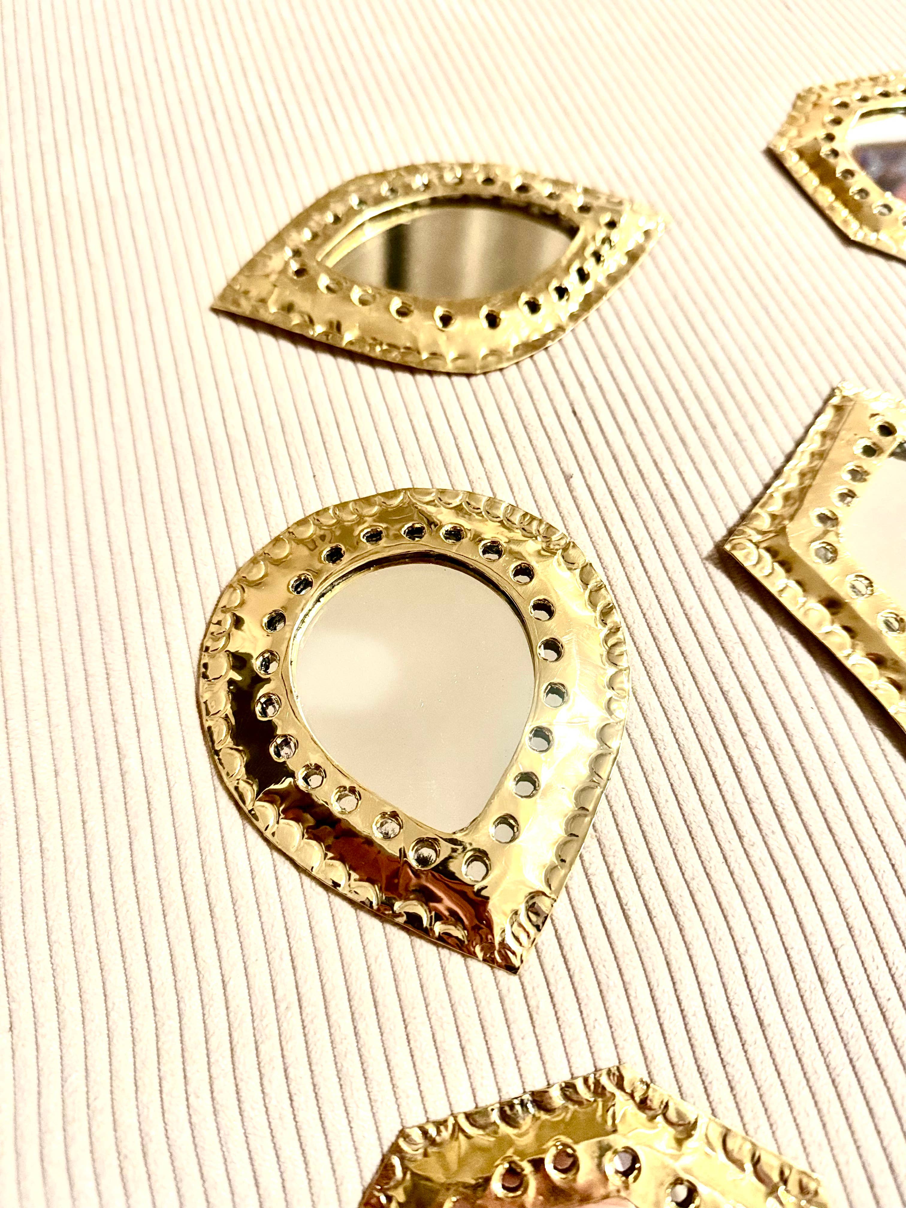 romeda - Vente Miroir mural - Miroirs décoration dorés, Miroir décoration murale en laiton13