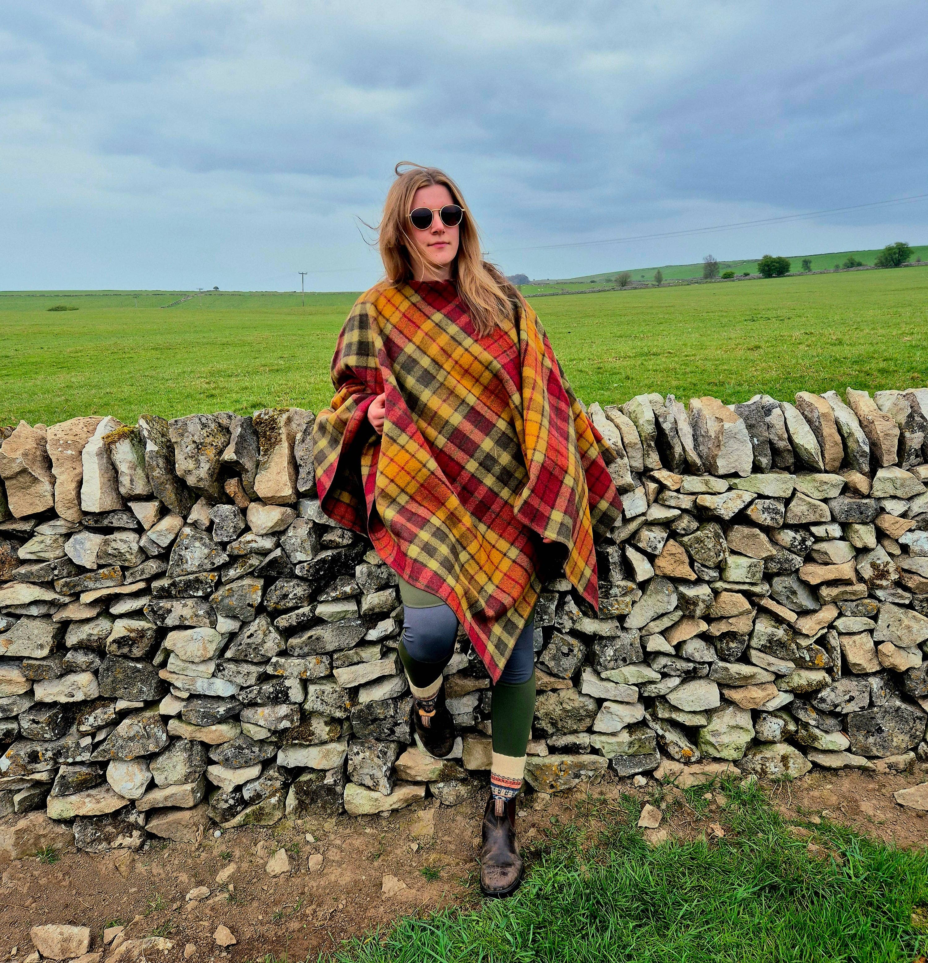 Journeyman Handcraft – wholesale Poncho – Men′s – Wool Poncho5