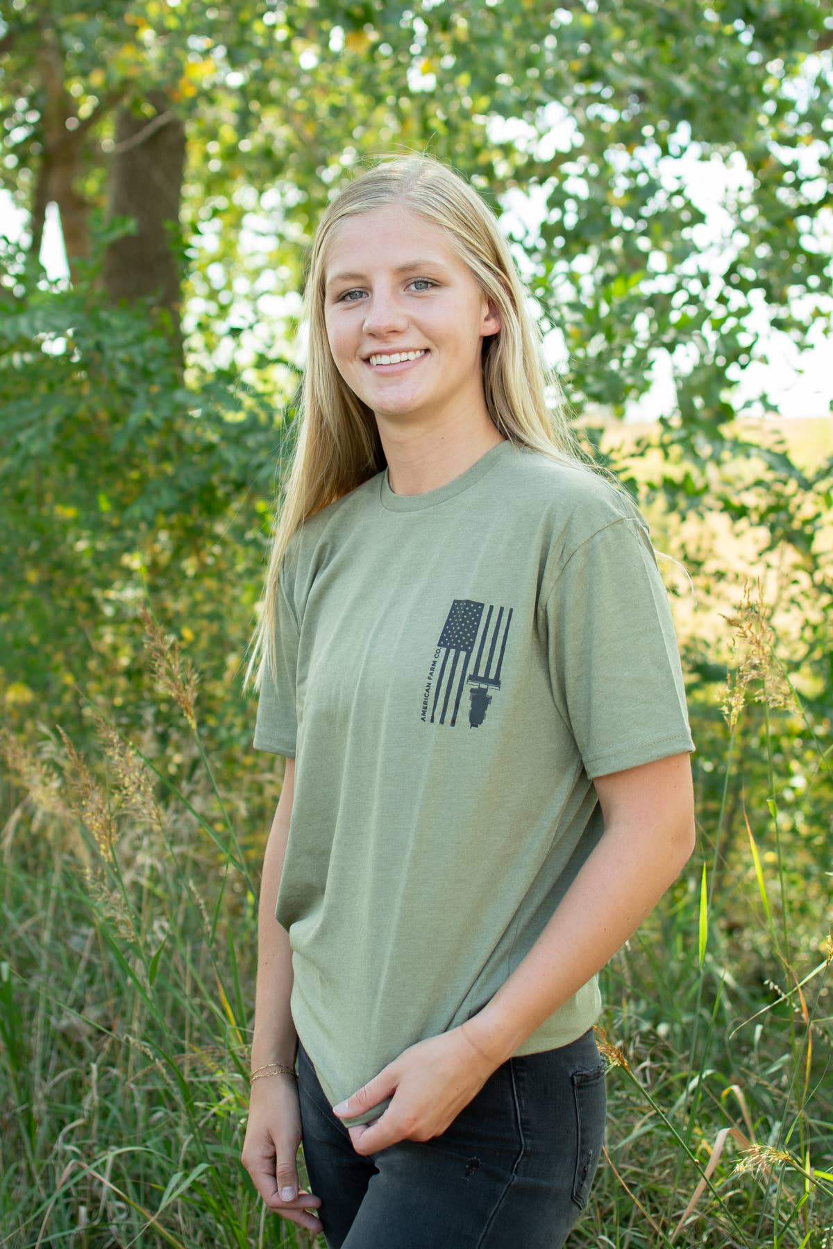American Farm Company – wholesale Screen printed t-shirt – unisex – Western Graphic 'Harvest Flag' 2 Sided Tee4