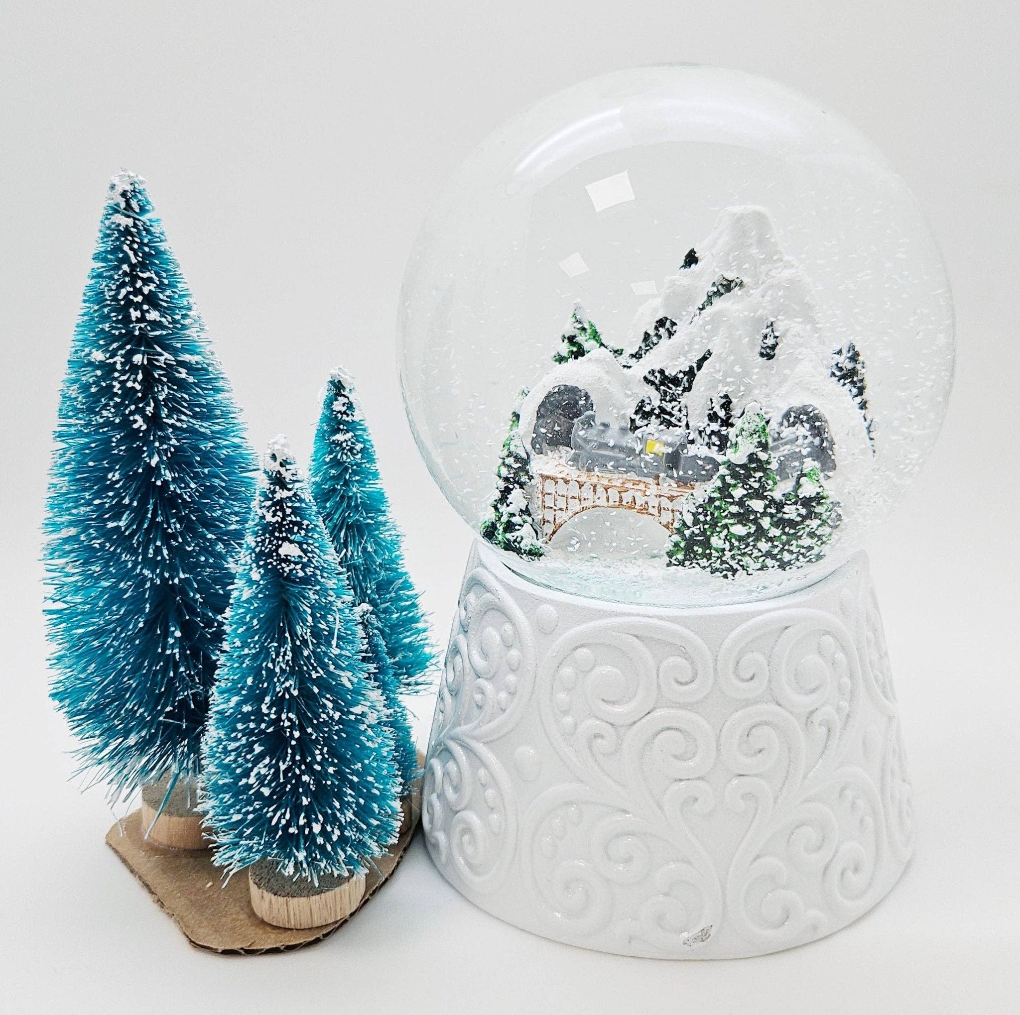 Schneekugelhaus - Vendita all'ingrosso Palla di neve - Bambini e neonati - Sfera di neve nostalgica paesaggio montano su base bianca5