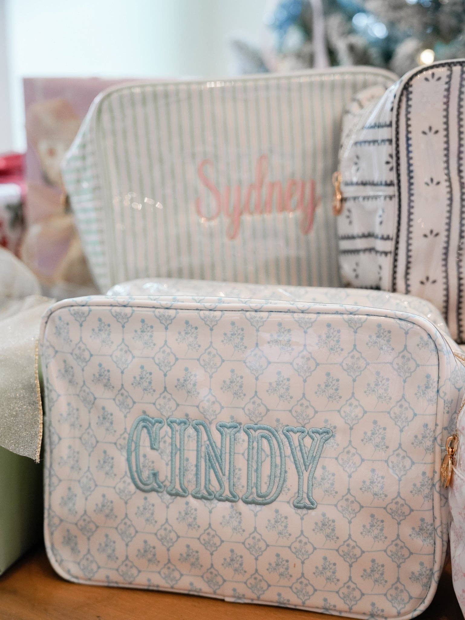 KENZKUSTOMZ - Vente Trousses de maquillage/cosmétique - Trousse de Toilette Clear Coat XL12