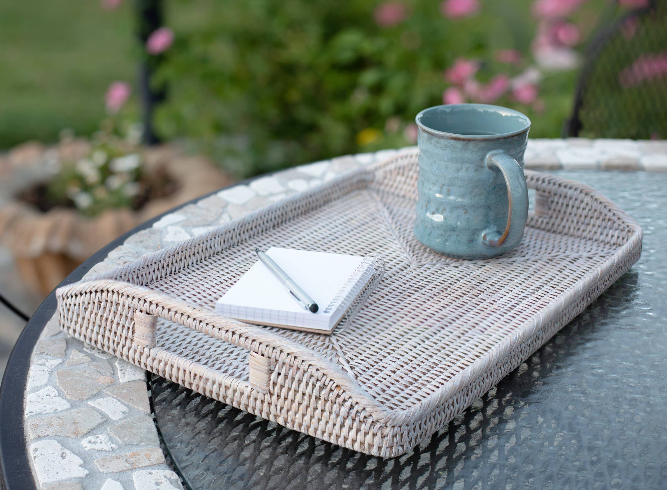 Artifacts Trading Company - Vente Plateaux de service - Plateau de service rectangulaire en rotin avec poignées hautes6