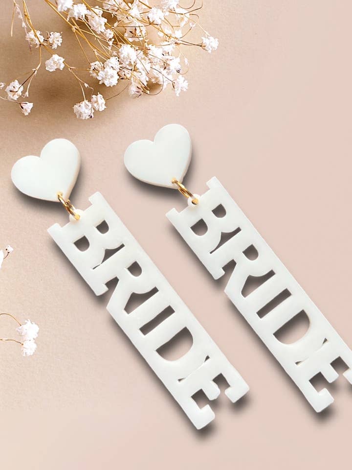 Boucles d'oreilles de mariée, boucles d'oreilles de bachelorette, boucles d'oreilles de mariée pour la vente par Elby Designs