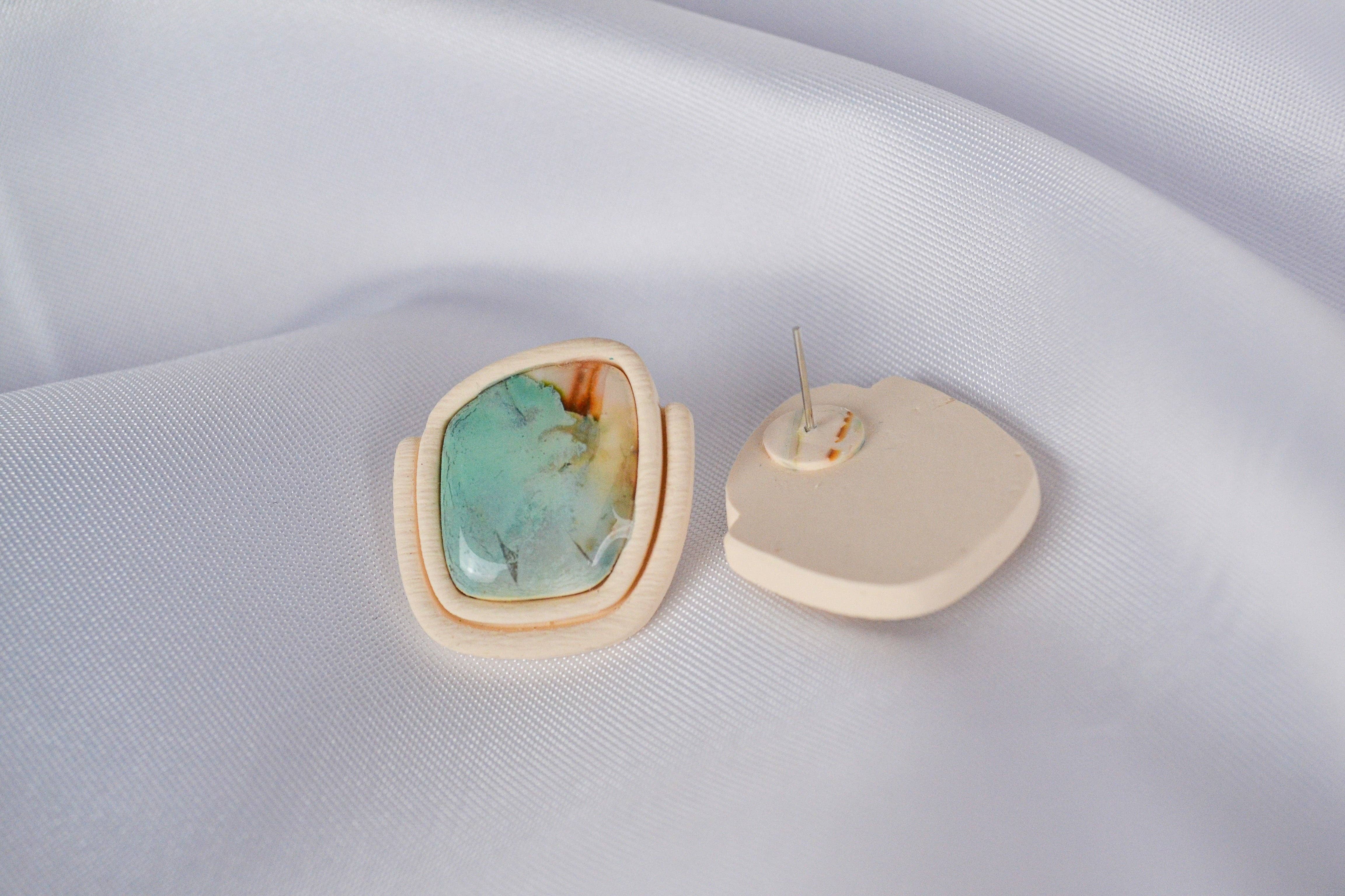 Linati Studio - Vendita all'ingrosso Orecchini a bottone - Orecchini a perno Asta multicolore e beige3