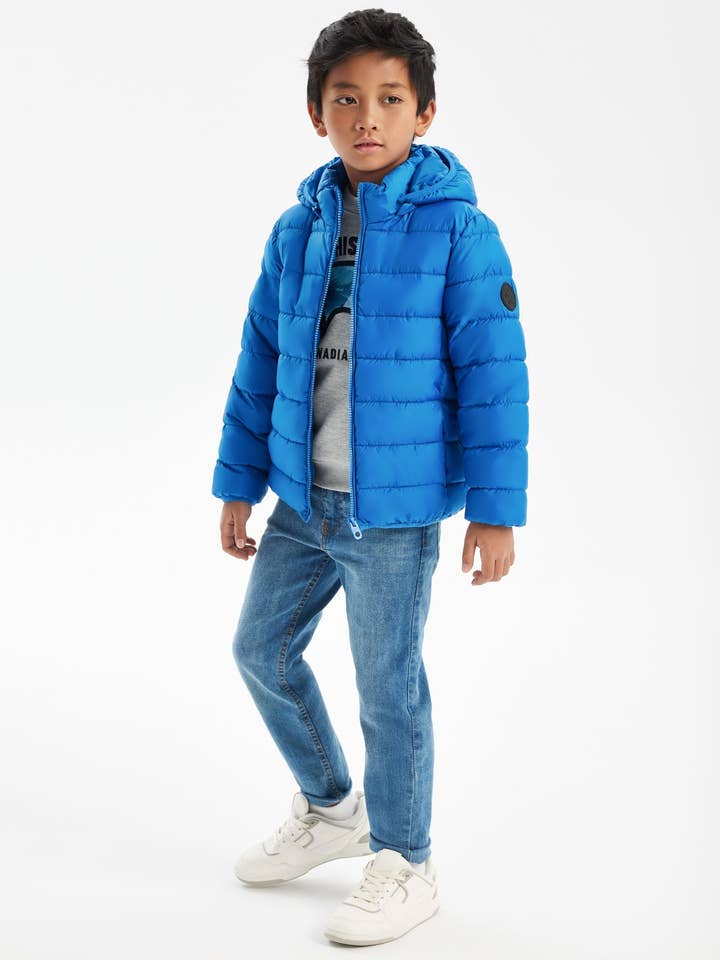 Jongens kobaltblauwe gewatteerde pufferjas voor wholesale door Minoti sp. z o.o.