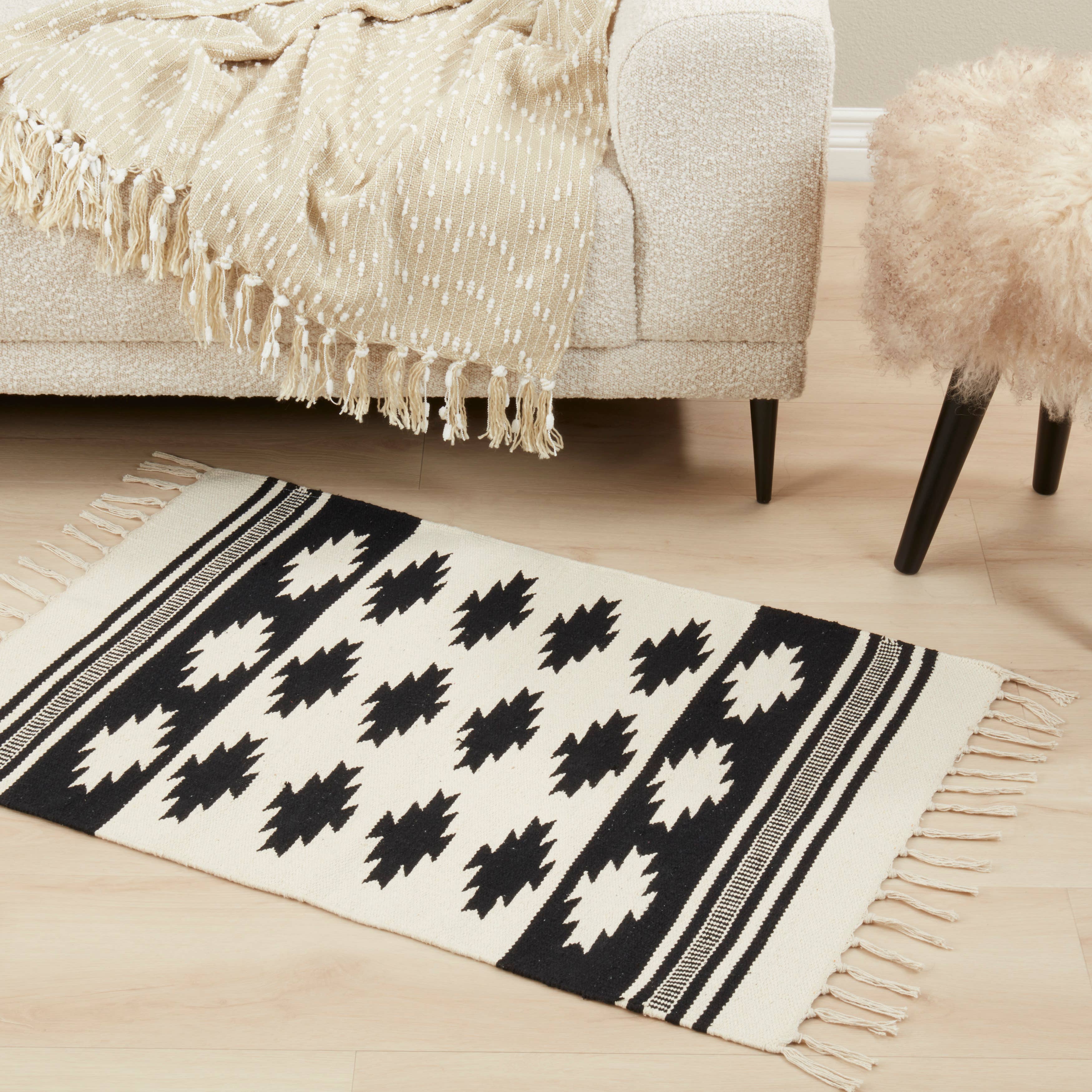 Black White Southwestern Rug for wholesale on Faire2