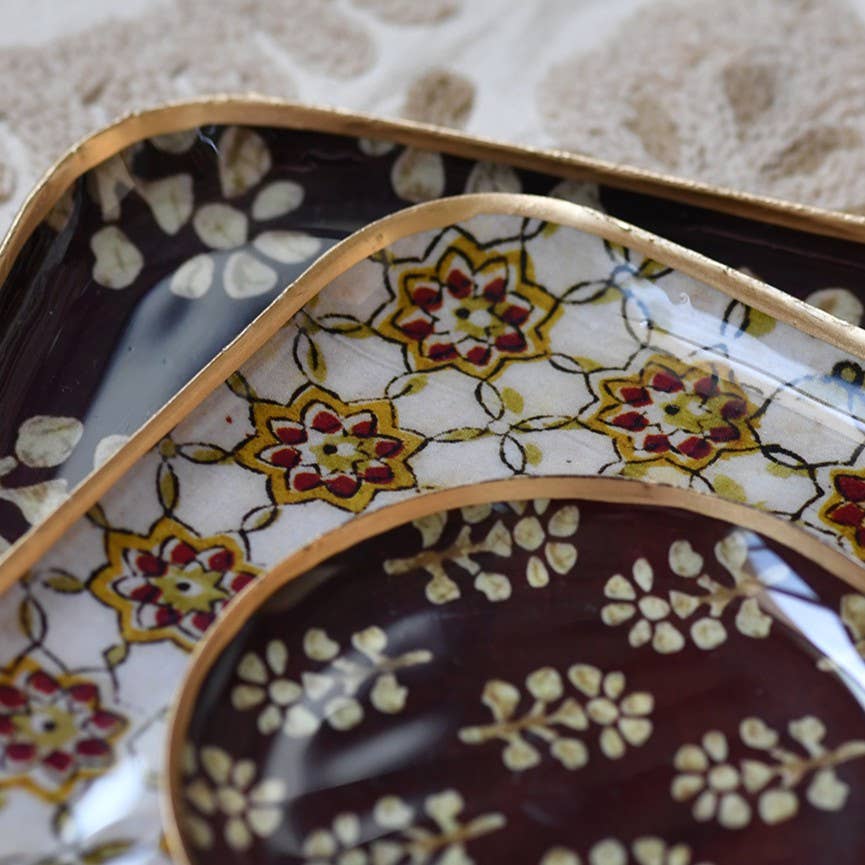 Maison Lilo - Wholesale Decorative Tray - Small round enamelled metal tray Zellige, golden border2