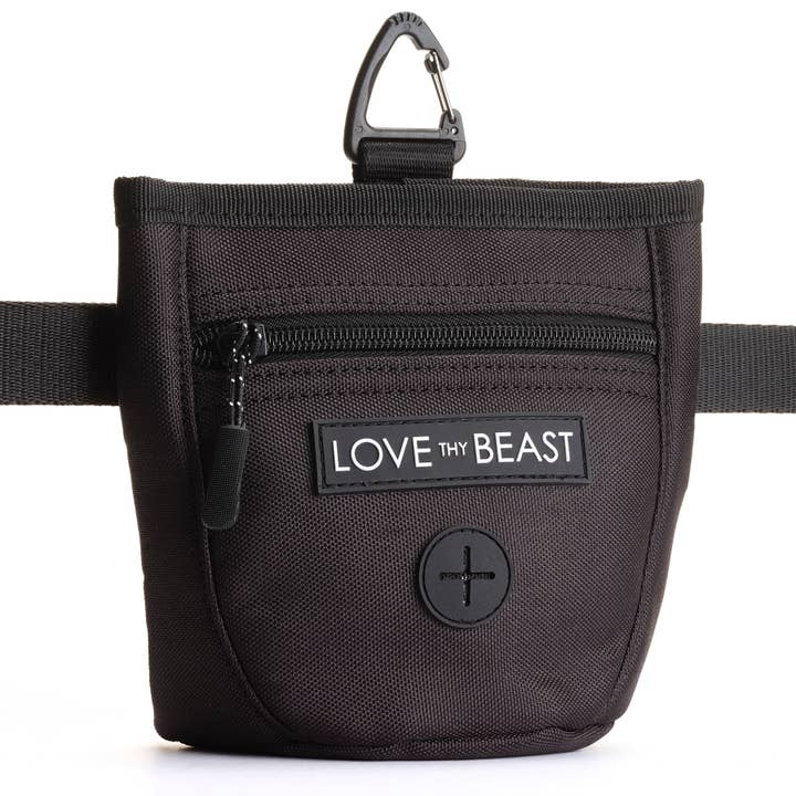 Poche de dressage noire pour friandises pour la vente par LoveThyBeast