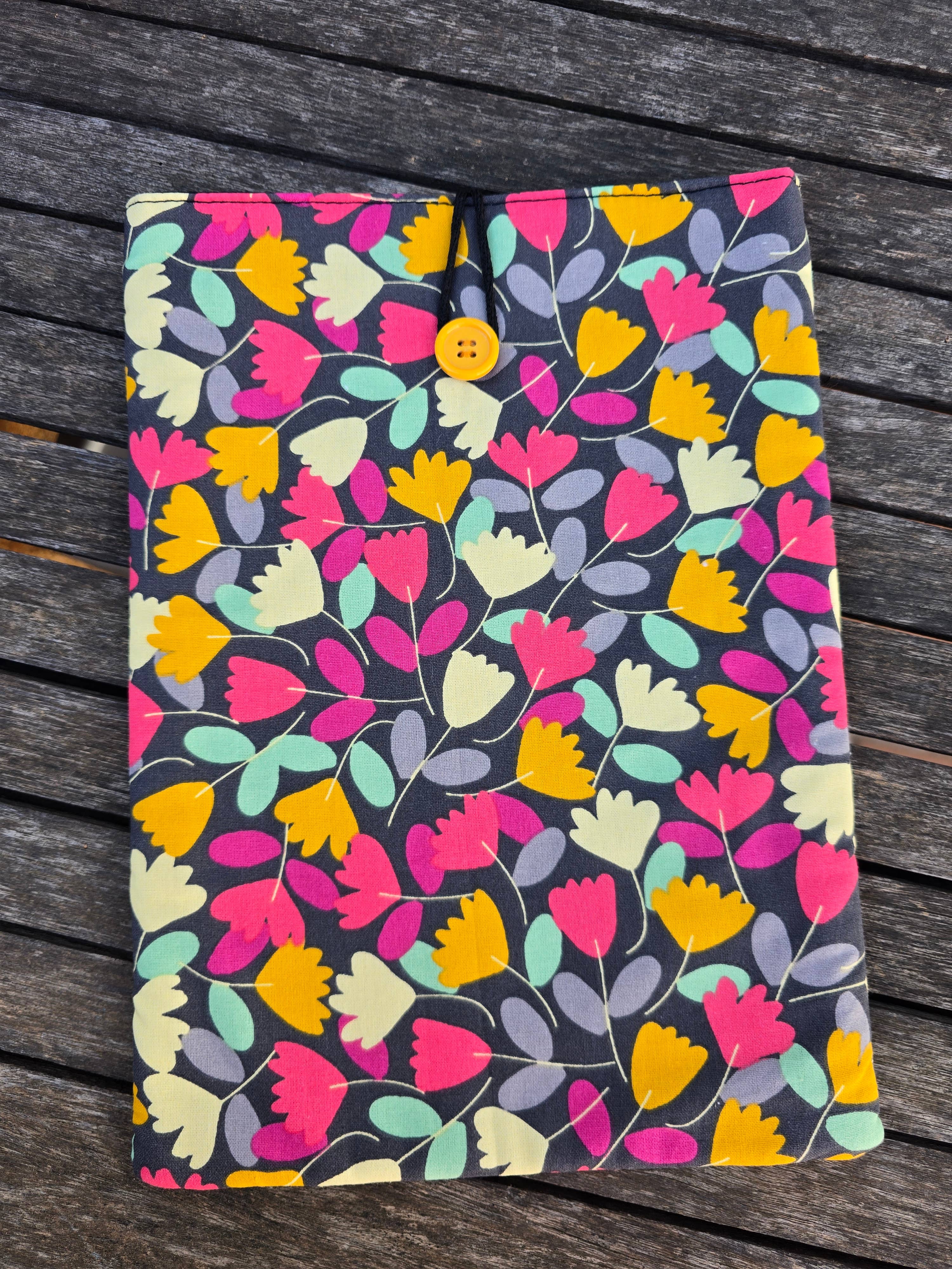 laubelgo - Wholesale Book Cover - Padded book cover with bright colored flowers