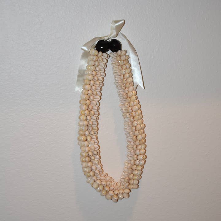 Chunky Cowrie Shell Lei and other Purchase Wholesale sapone per le mani. Free Returns & Net 60 Terms on Faire trending on Faire.