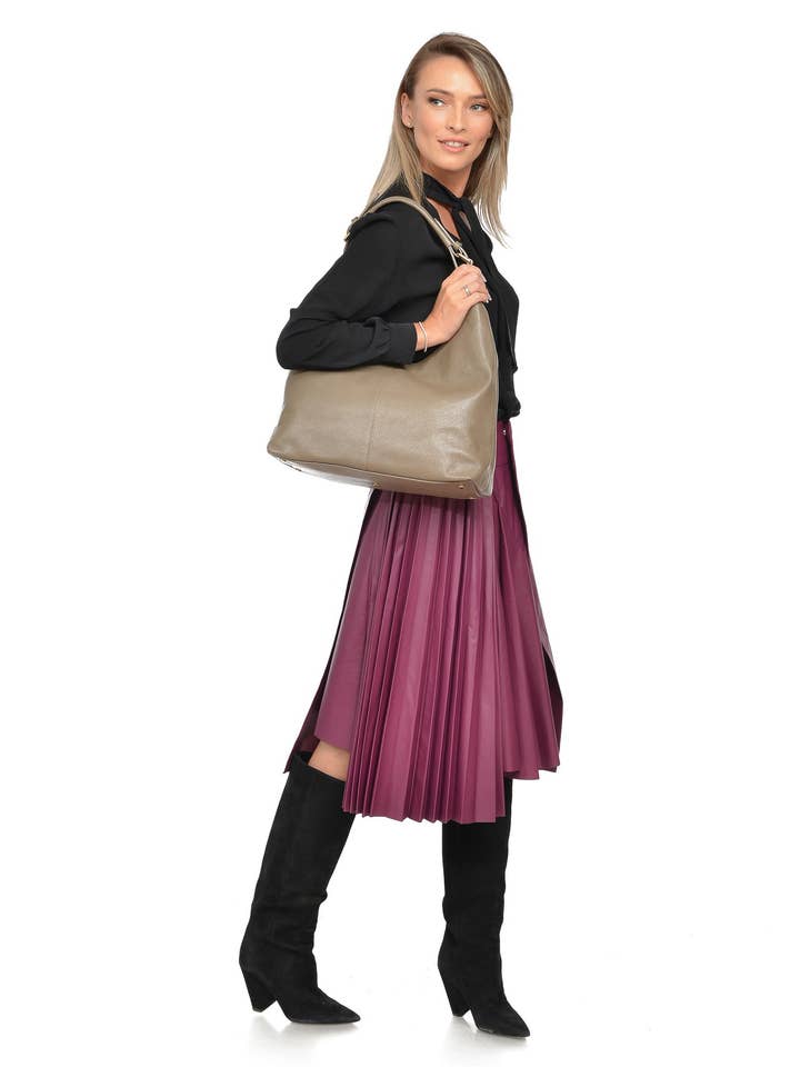 AW25 CF 1881T FANGO voor wholesale door Carla Ferreri