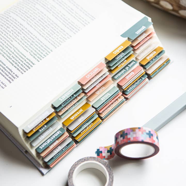 Intercalaires bibliques boho Grace Filled pour la vente par Kingfolk Co