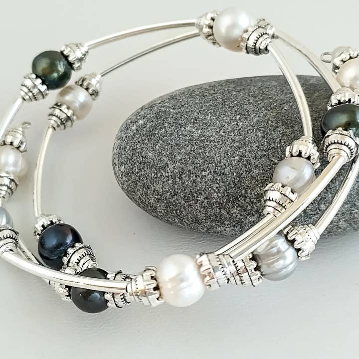 Bracelet en fil visco-élastique en perles pour la vente par Piccadilly Pendants