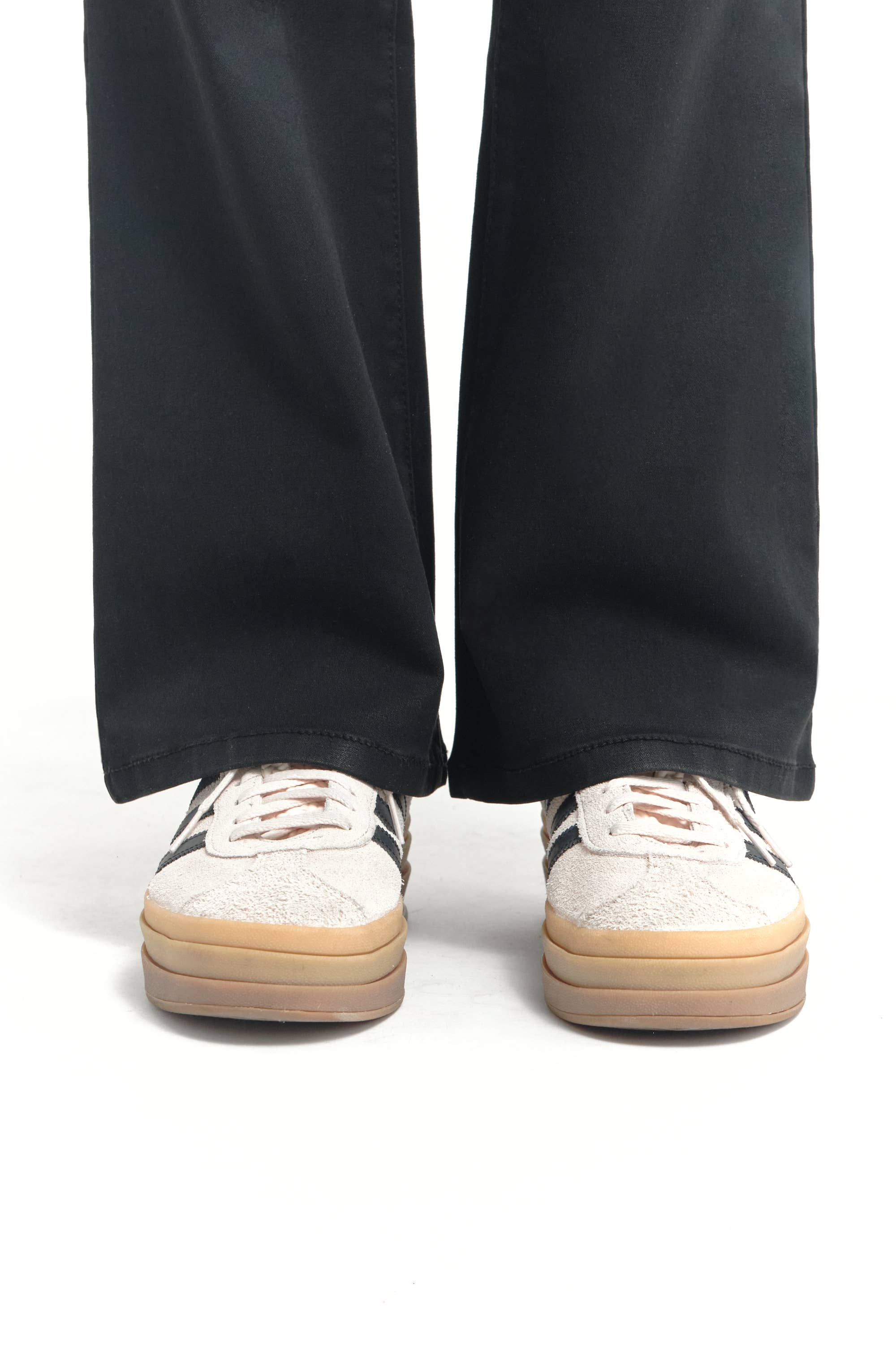 1822 Denim – wholesale Jeans - Dam – 30" Bättre Smör Slim Boot Jean i Svart5