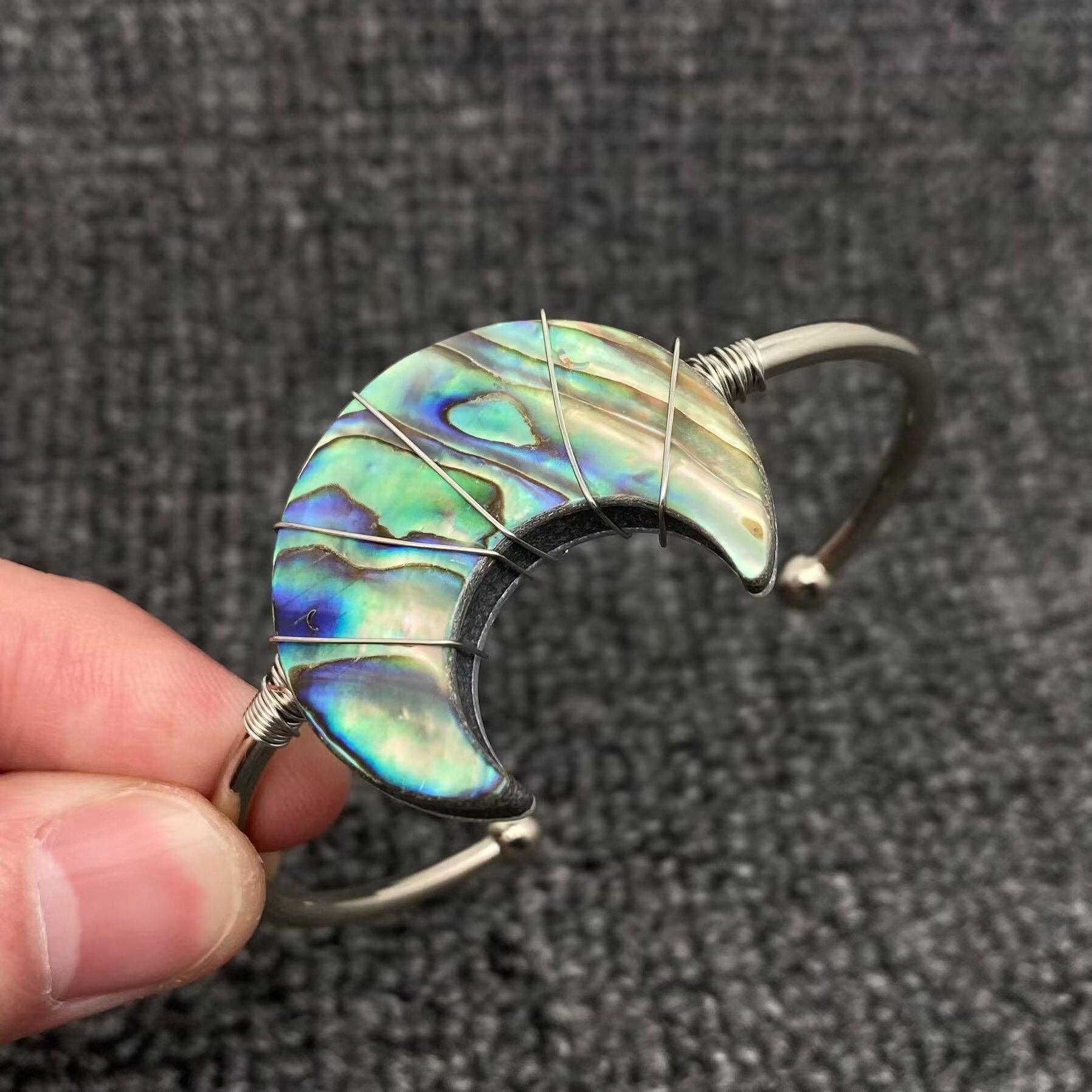 Mio Queena - Wholesale Cuff Bracelet - Moon Shape Natural Abalone Shell Cuff Bangle - MS2