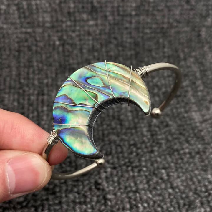 Mio Queena - Wholesale Cuff Bracelet - Moon Shape Natural Abalone Shell Cuff Bangle - MS2
