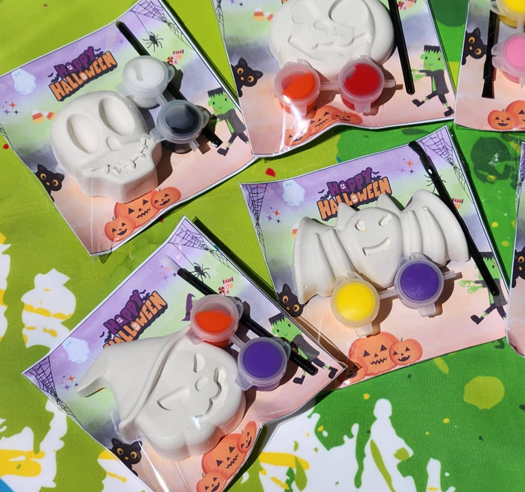 Snazzy Crayons - Wholesale Party Favor - Halloween Party Paint Your Own Kits , Party Favors5