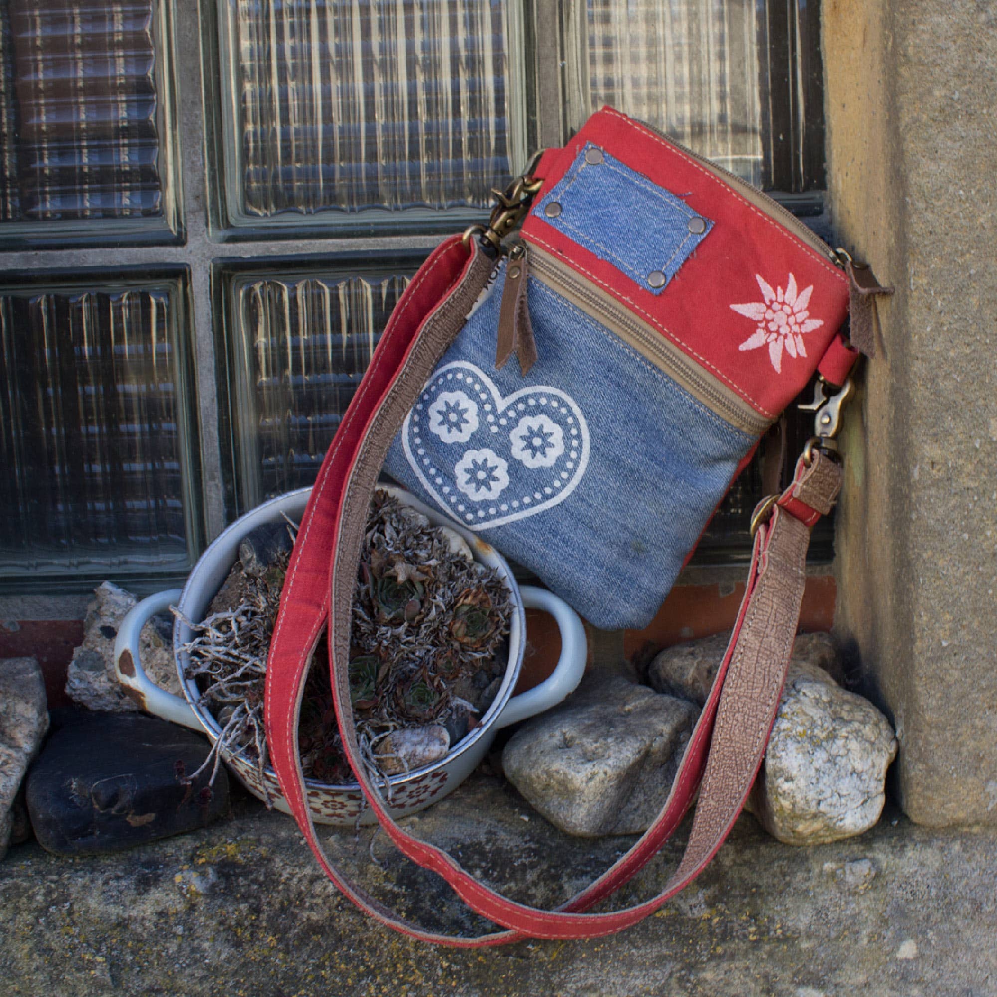 Sunsa - Vente Sac à bandoulière – femme - Sac à bandoulière Domelo. Sac traditionnel avec motif de cœur5