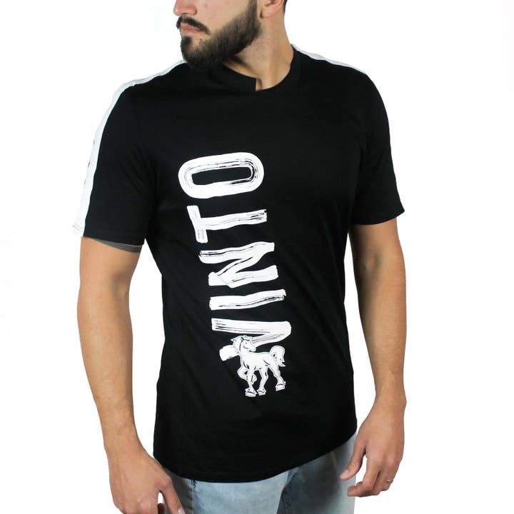 T-shirt nera inserti lino bianco su spalle e stampa Vinto per la vendita all'ingrosso da parte di Vinto Exclusive