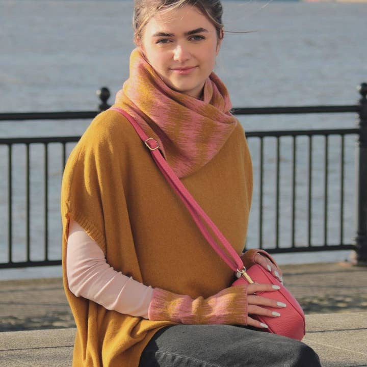 Cadenza Italy Ltd - Wholesale Scarf - Women's - Cashmere Blend Wave Snood