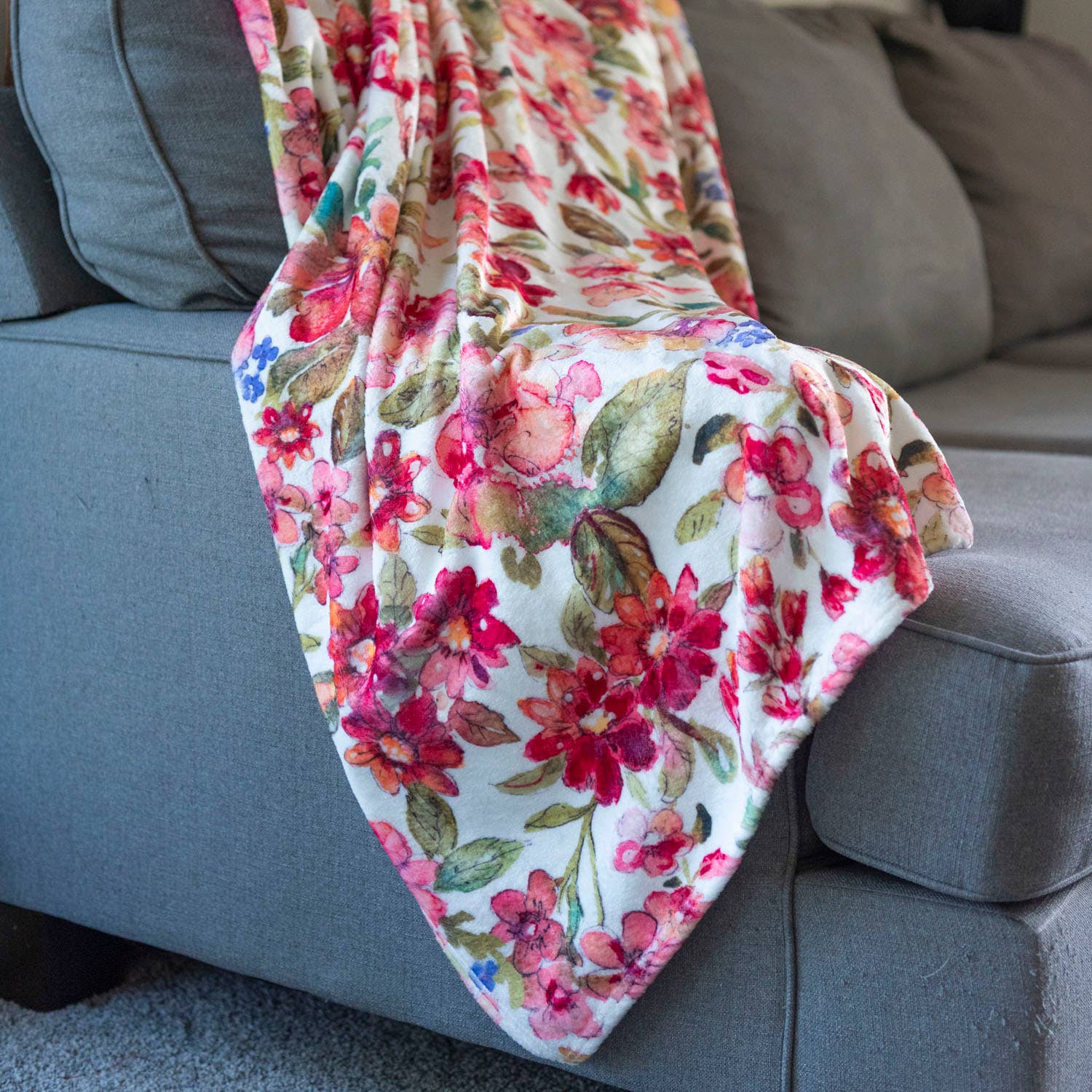 Alla Dickson Art – Großhandel Überwurfdecke – Rote Blumen-Decke Florale Plüschdecke Valentinstag3