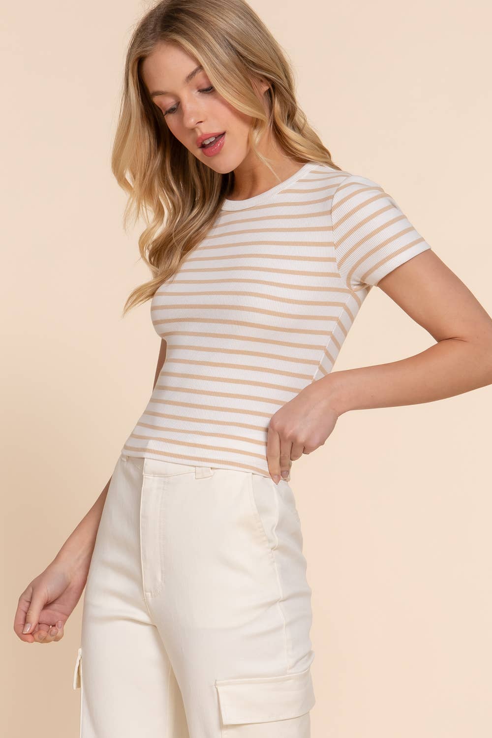 Active Basic | Active USA - Vendita all'ingrosso Top in maglia - Donna - Top a righe in cotone a costine con maniche corte e collo rotondo14