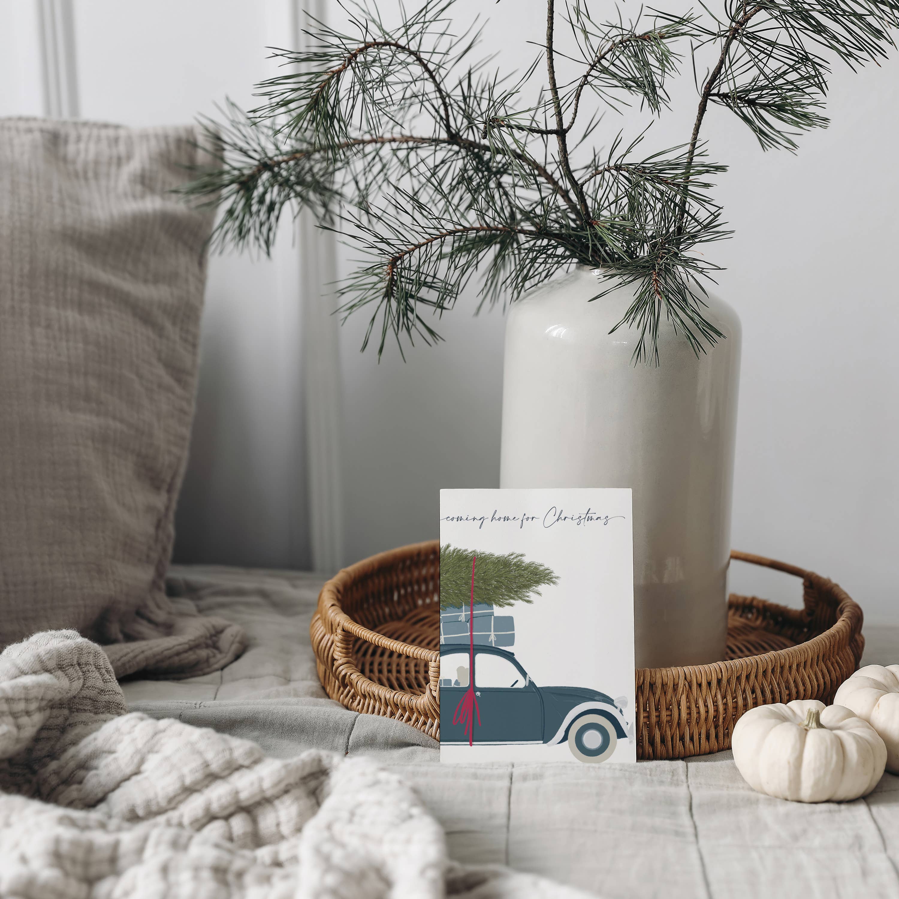 Wildblumen Atelier – wholesale Julkort – Julvykort med bil, paket och gran, FSC-certifierat3