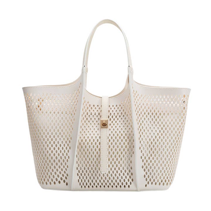 Sac cabas en cuir végétalien découpé au laser Malia Ivory Pré-commande 30/3 pour la vente par Melie Bianco