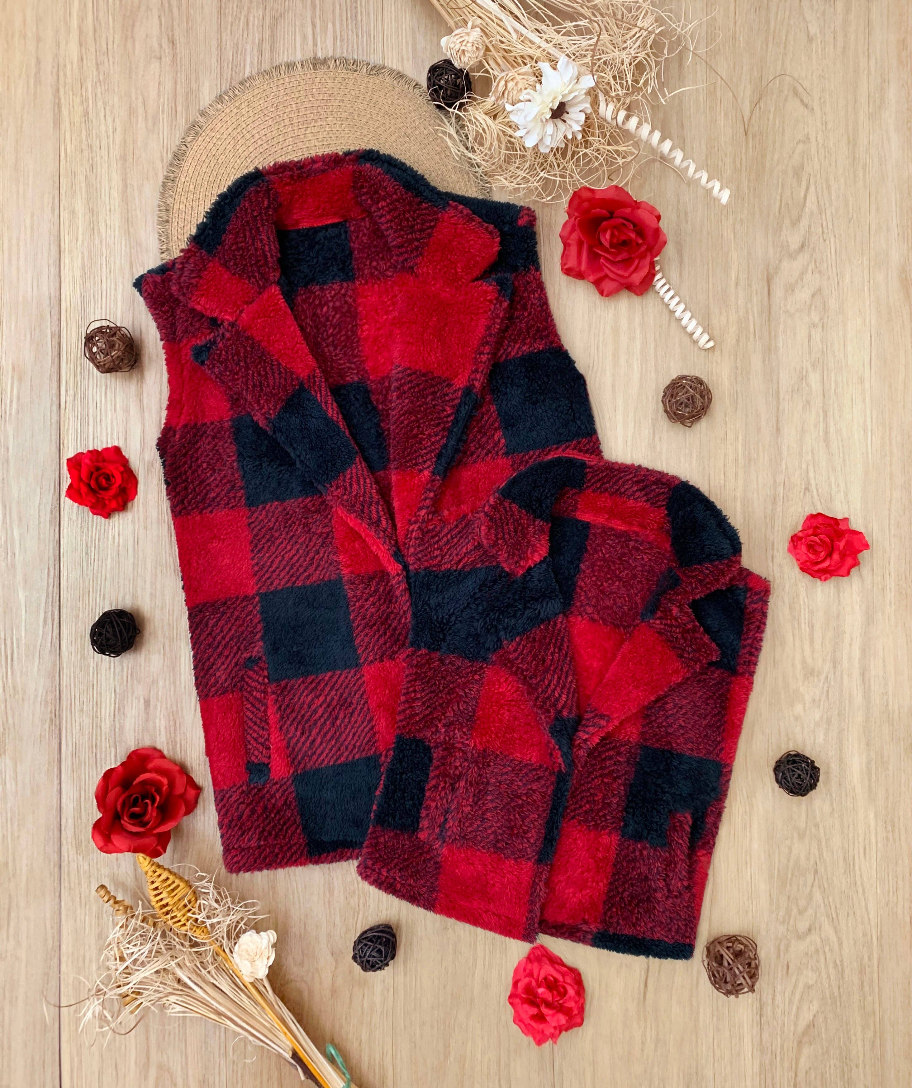 Rouge Gilet douillet à carreaux en fausse fourrure de buffle pour maman et moi en vente sur Faire1