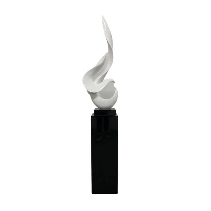 Sculpture de sol Flamme blanche avec support noir, 65" de hauteur pour la vente par Finesse Decor