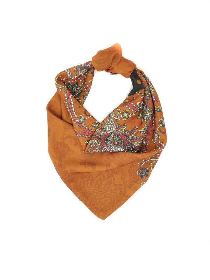 Bandana in crepe with camel paisley/dot pattern for wholesale by Tétè Accessories