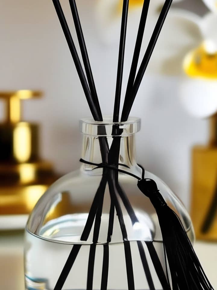 Diffuseur à roseaux Aqua di Gio par Giorgio Armani (type) pour la vente par Alpha & Omega Candle Co.