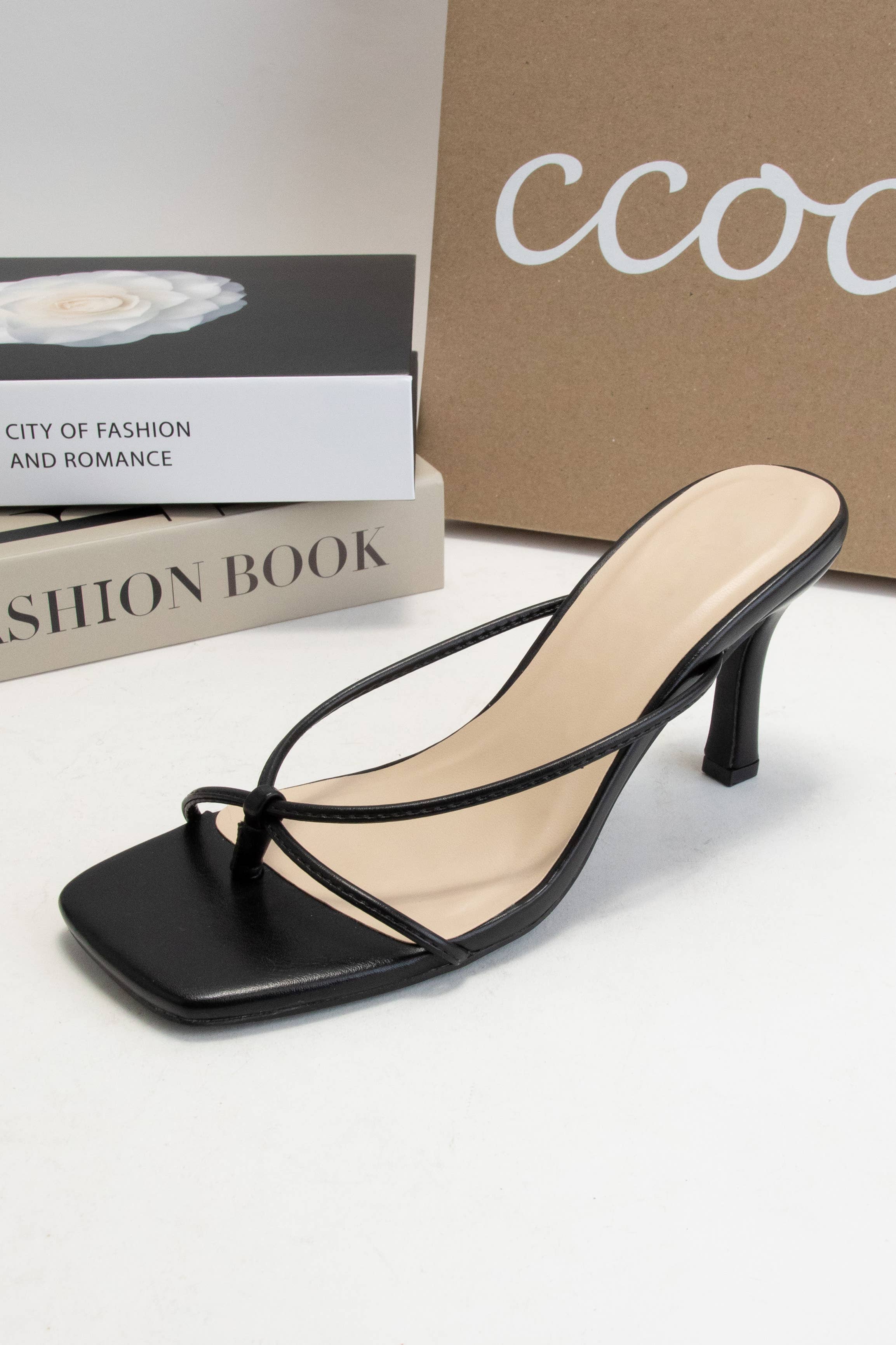 CCOCCI - Vente Chaussures à petit talon – femme - TALONS À ENFILER POUR CHATON, STYLE STRING À FINES BRETELLES EN FORME DE COLOMBE7