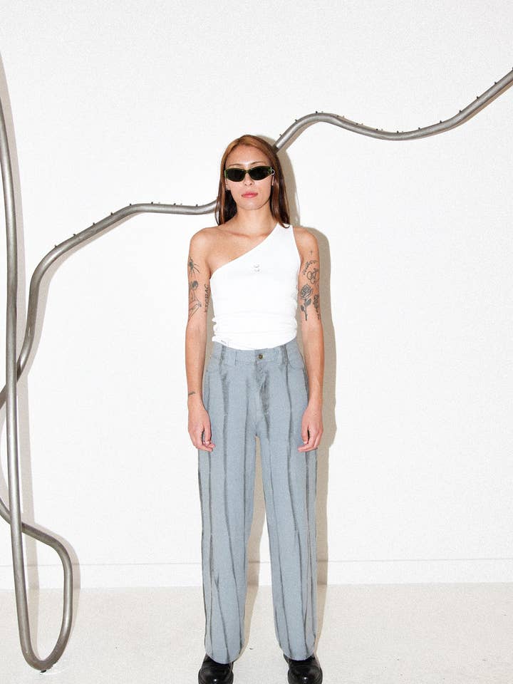 Wit Geribde tanktop met één schouder en piercings in wit voor groothandel op Faire