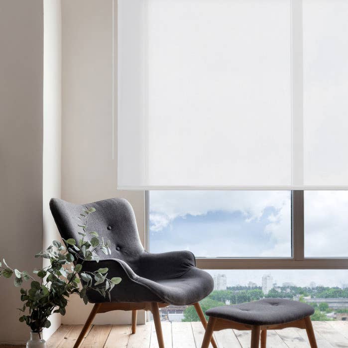 Halvgennemsigtigt rullegardin 80x250 hvid for engroshandel hos Textiles Europeos Sierra