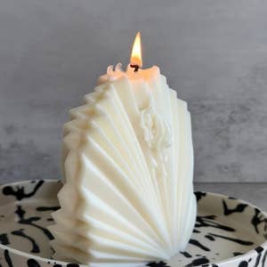 Euonia Iridescent Scented Candle