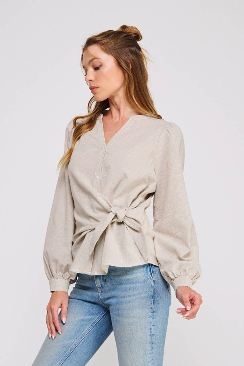 Allie Rose – Engroshandel Bluse - Dame – Stribet bomuldsblanding sideomslags-bluse med knaplukning5