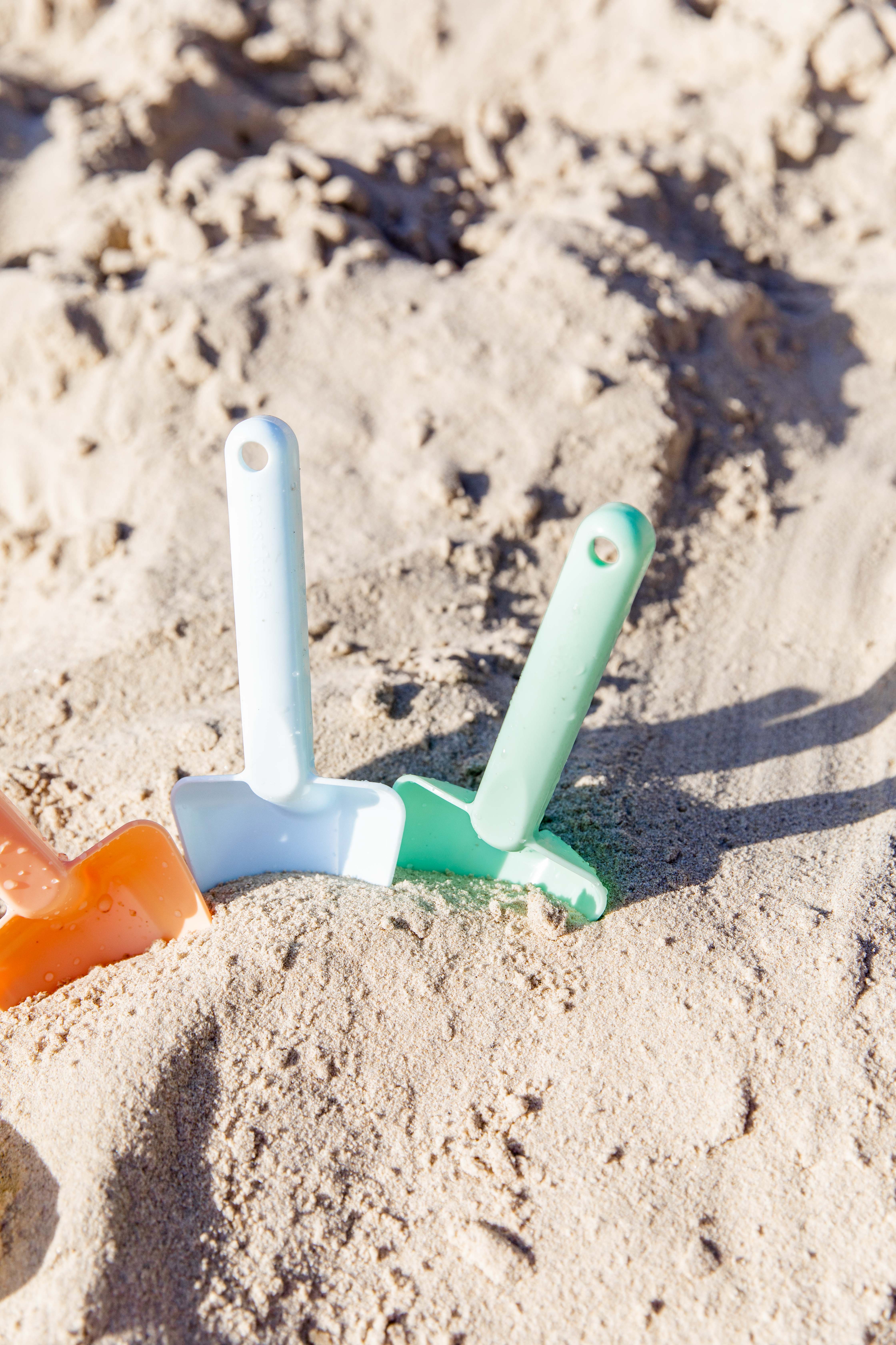 Coast Kids - Wholesale Beach/pool toy – Child & baby - little diggers beach spade1