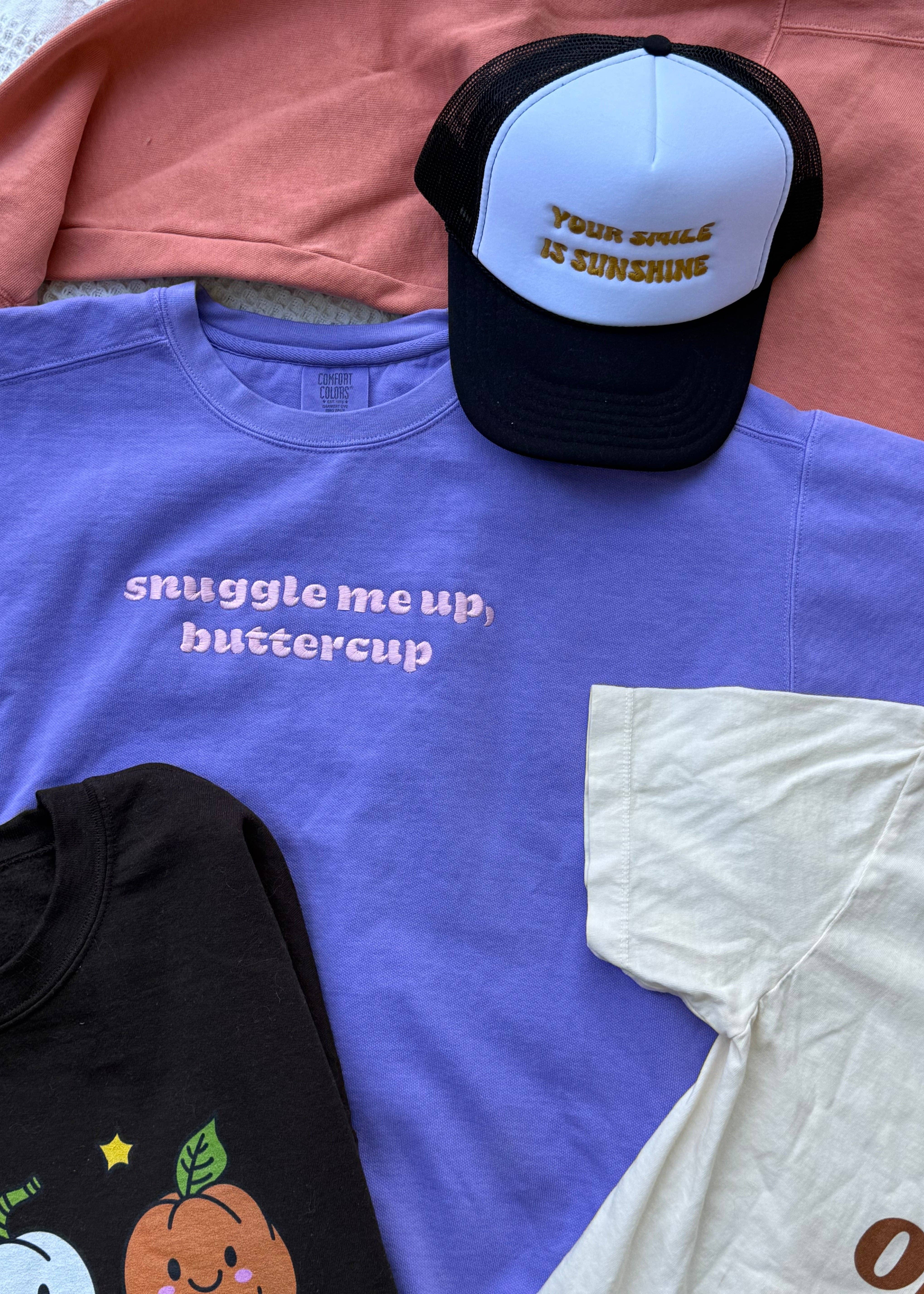 MoSmiles LLC – Engroshandel Sweatshirt - Dame – Snuggle Me Up Buttercup Comfort Colors Crewneck2