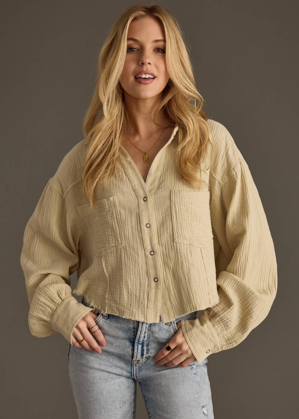 Panache Apparel Co. - Wholesale Shirt - Dames - Khaki gaas knoopblouse0