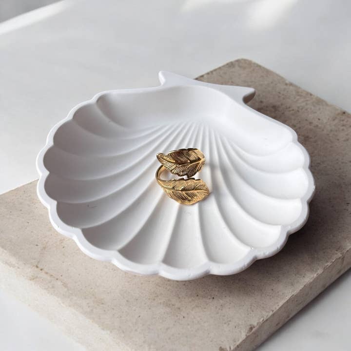 DUESTELLE ITALIA - Wholesale Band/stacked ring - Edera - Botanical Pattern Ring in Gold-Plated Stainless Steel Waterproof1