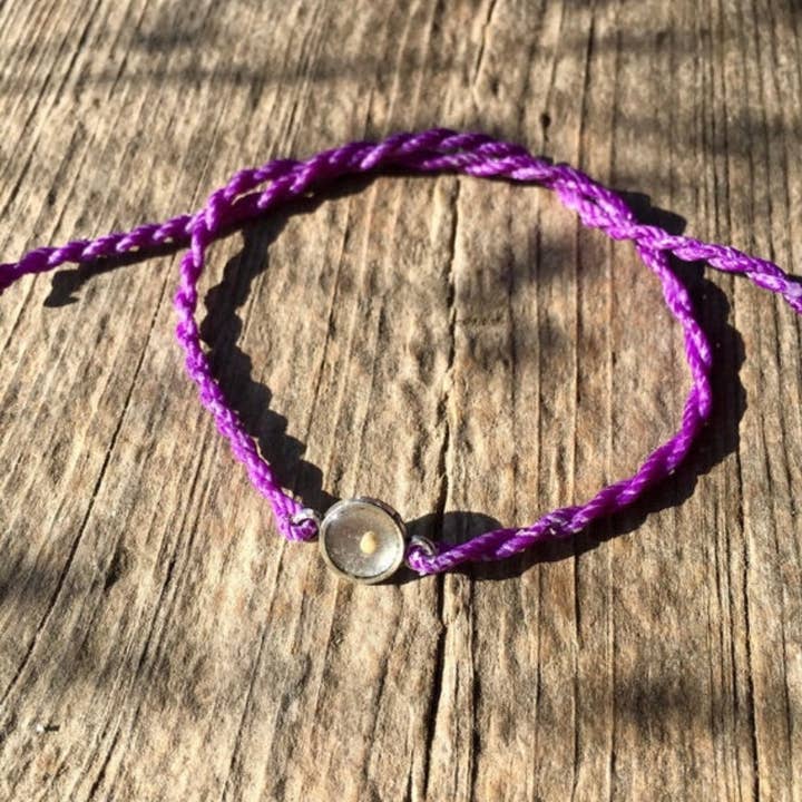 Faith Krawattenarmband, Senfkörner, lila für den Großhandel von The Tiny Twig