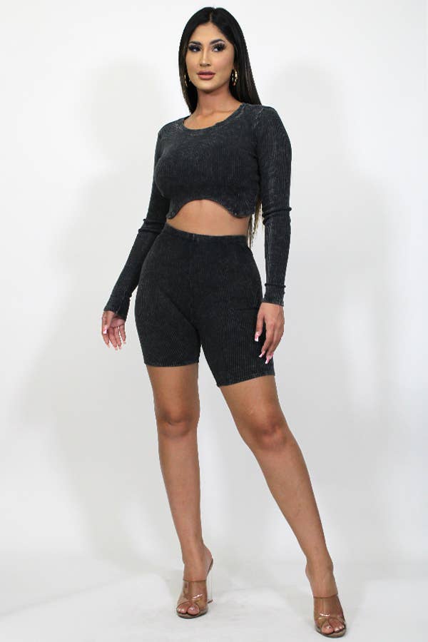 Junie - Wholesale Loungeset - Dames - MINERAL WASHED SHIRT MET LANGE MOUWEN EN BIKER SHORT SET MXST1000713