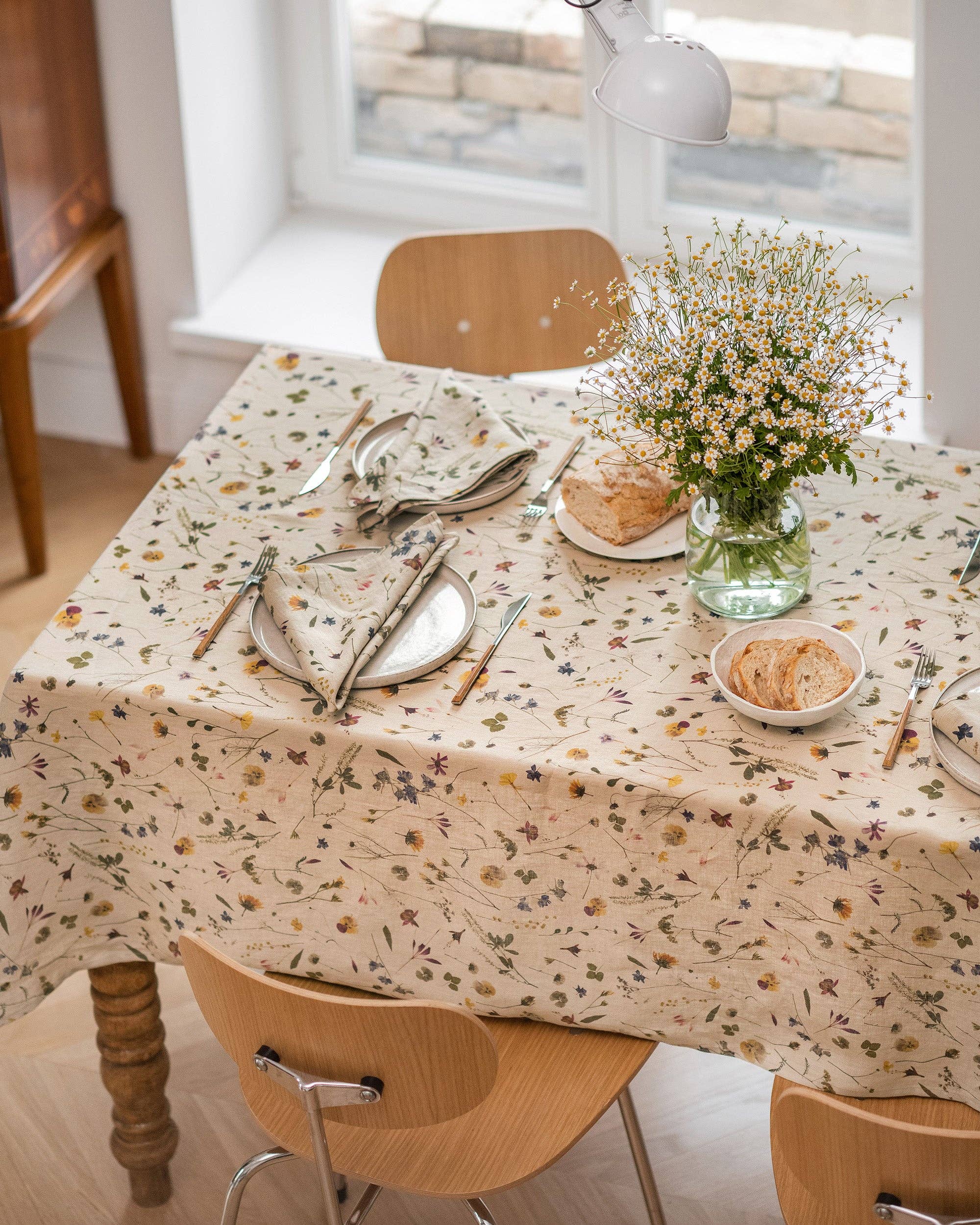 MagicLinen (We handle U.S. import procedures for you) – wholesale Tablecloth – Botanical print linen tablecloth | Floral print5