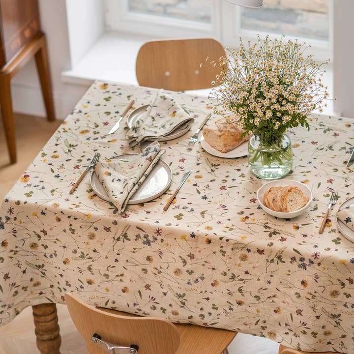 MagicLinen (We handle U.S. import procedures for you) – wholesale Tablecloth – Botanical print linen tablecloth | Floral print5