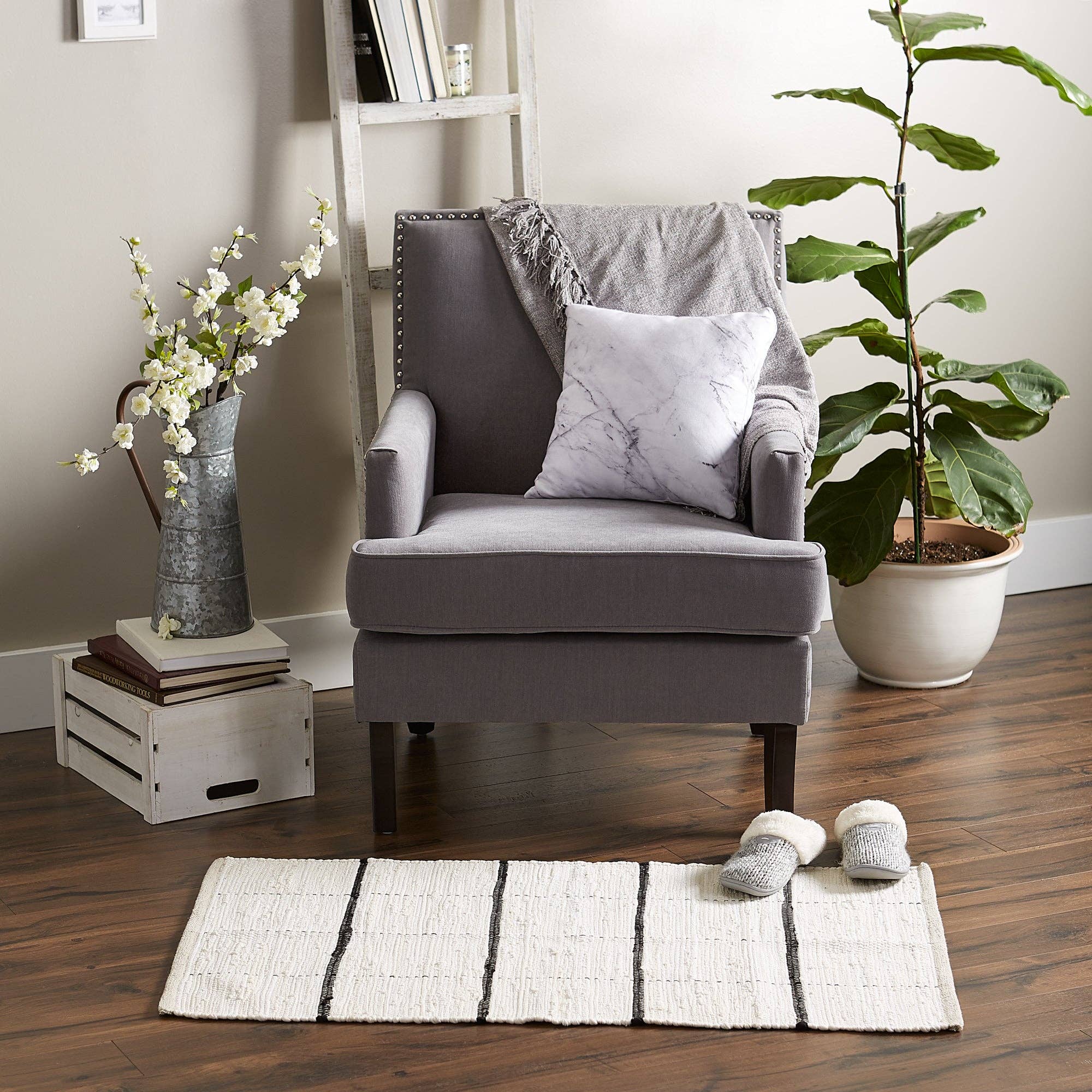 Welcome Home Unbeatable Deals - Wholesale Area Rug - Cream & Black Farmhouse Check Rug 2x33